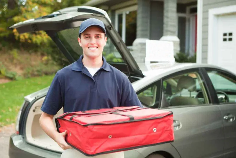 zaynas pizza milwaukee food delivery driver